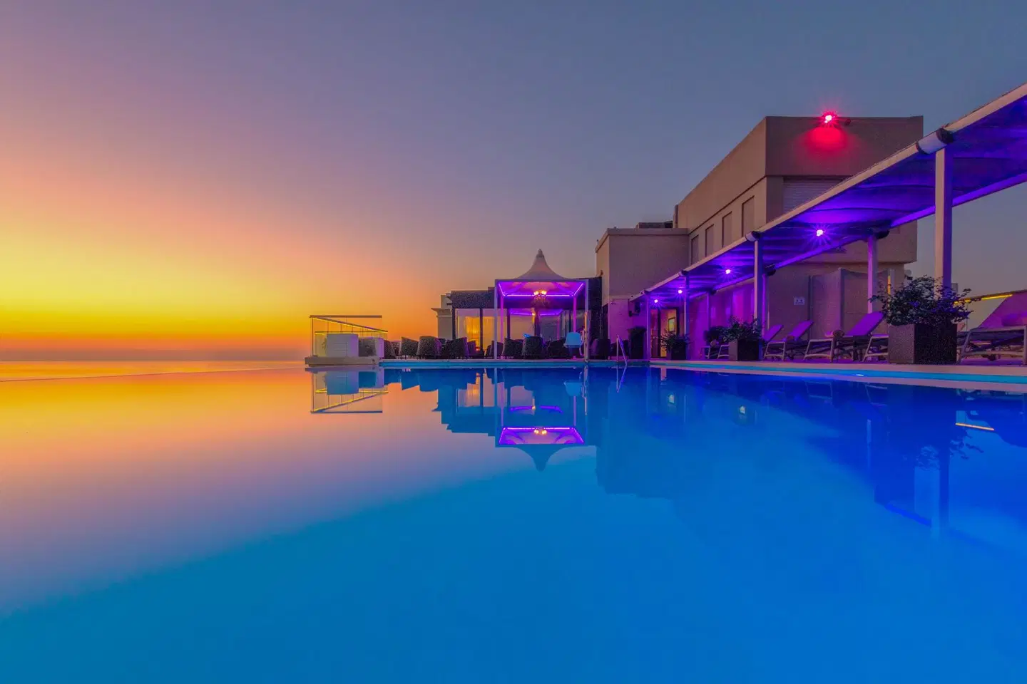 AX The Palace OUTDOOR_POOL