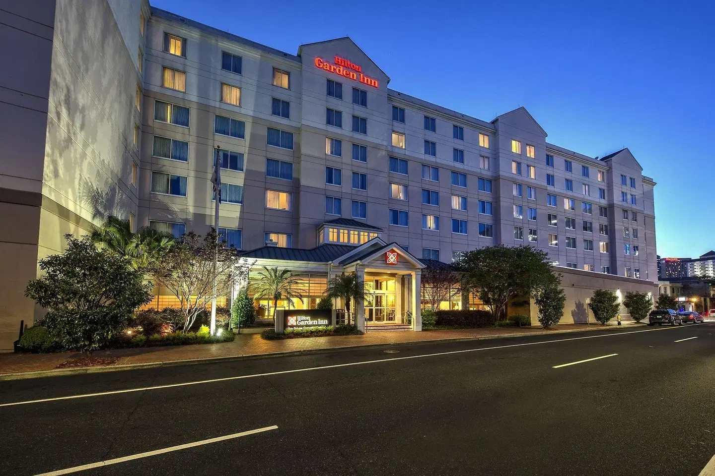 Hilton Garden Inn New Orleans Convention Center EXTERIOR
