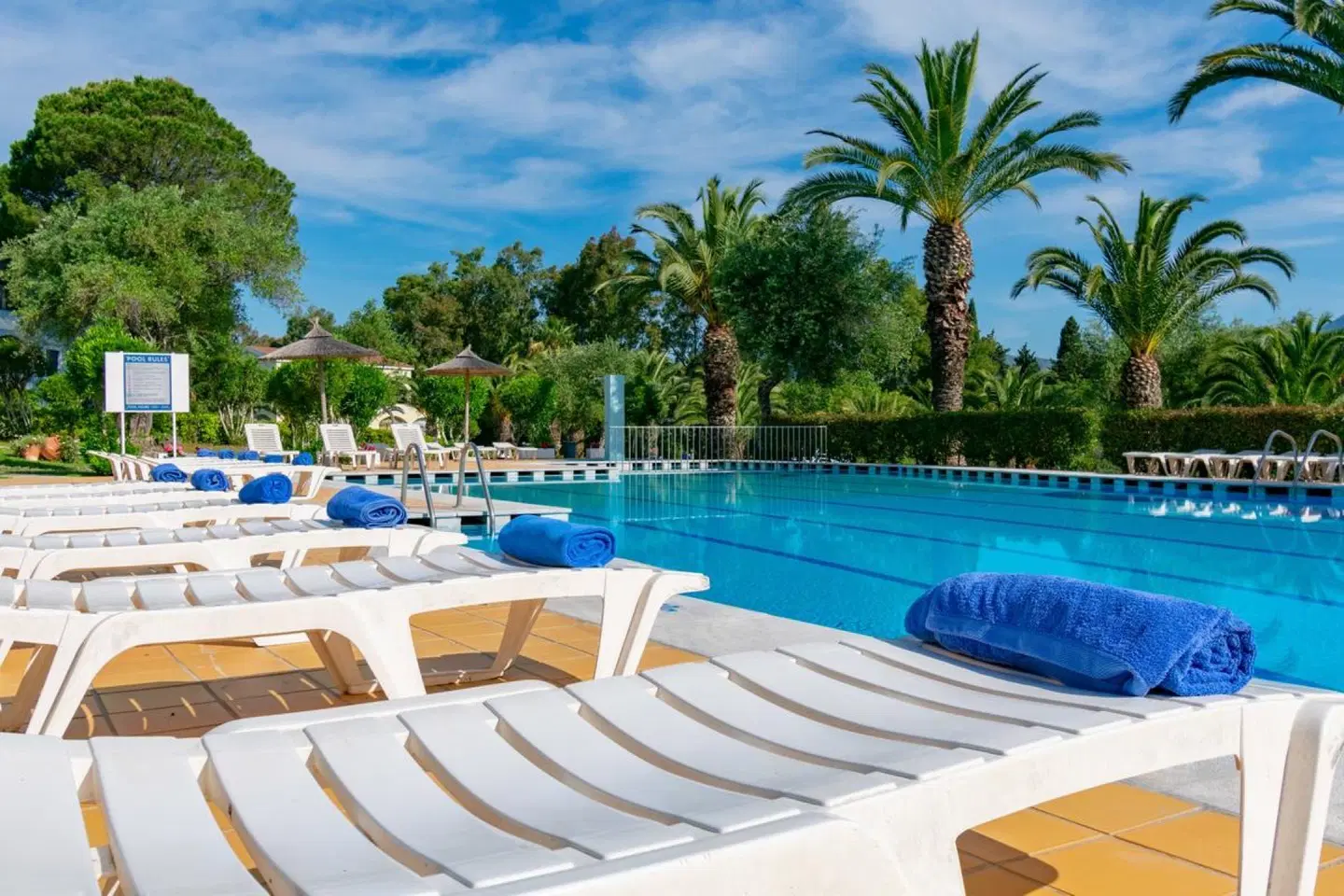 Govino Bay Corfu OUTDOOR_POOL