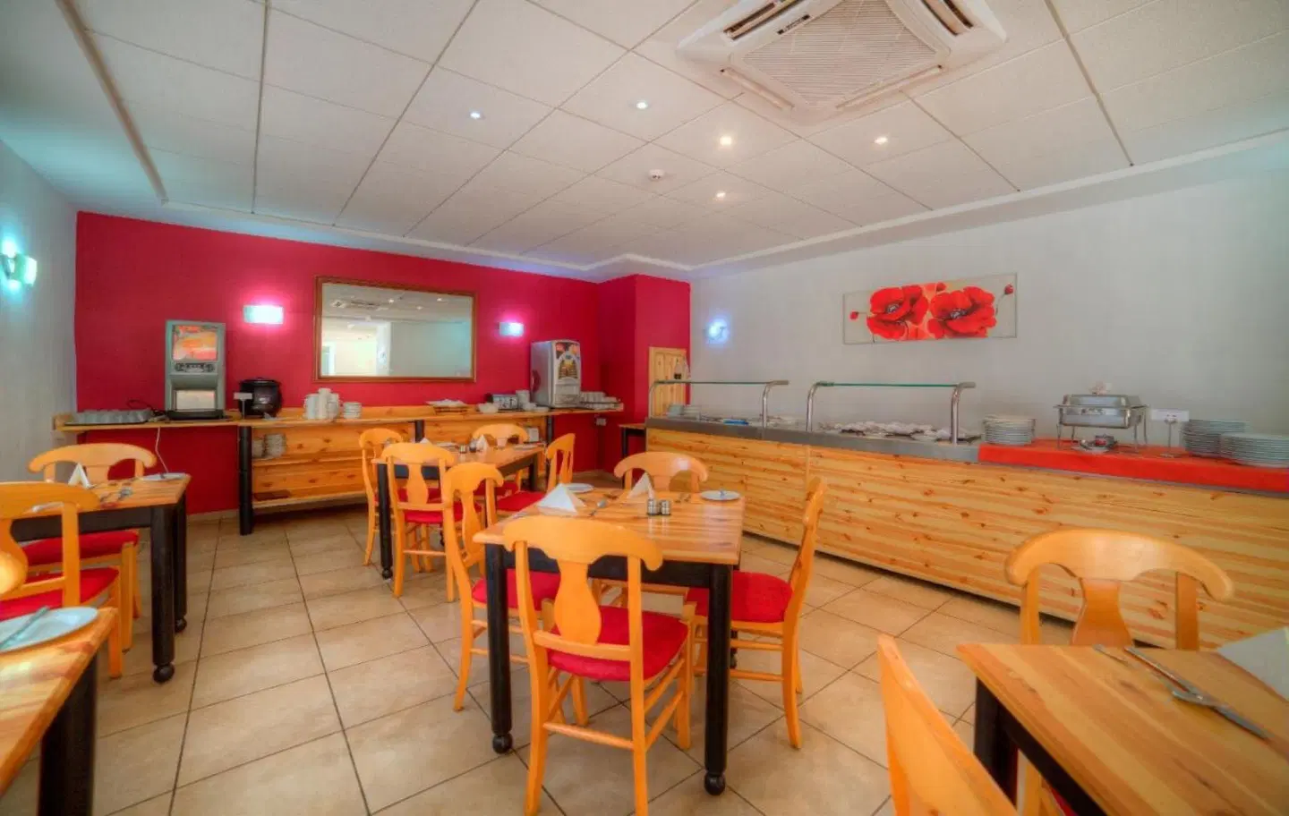 Primera Hotel Restaurant