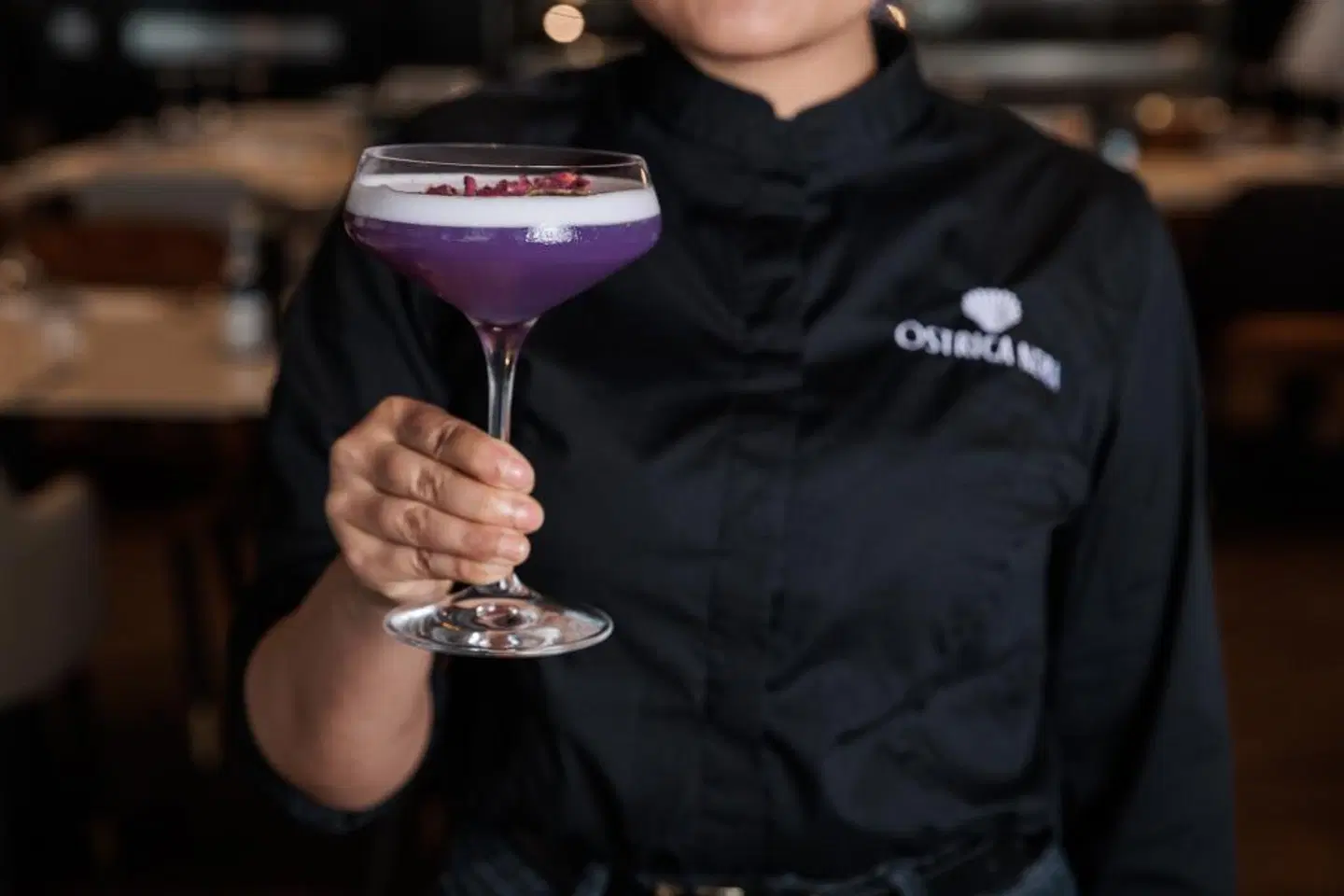 Gillieru Harbour Hotel PEOPLE