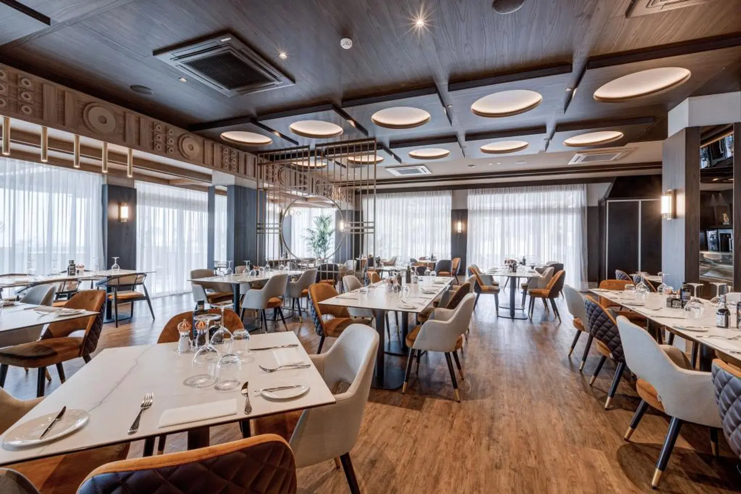 Gillieru Harbour Hotel Restaurant