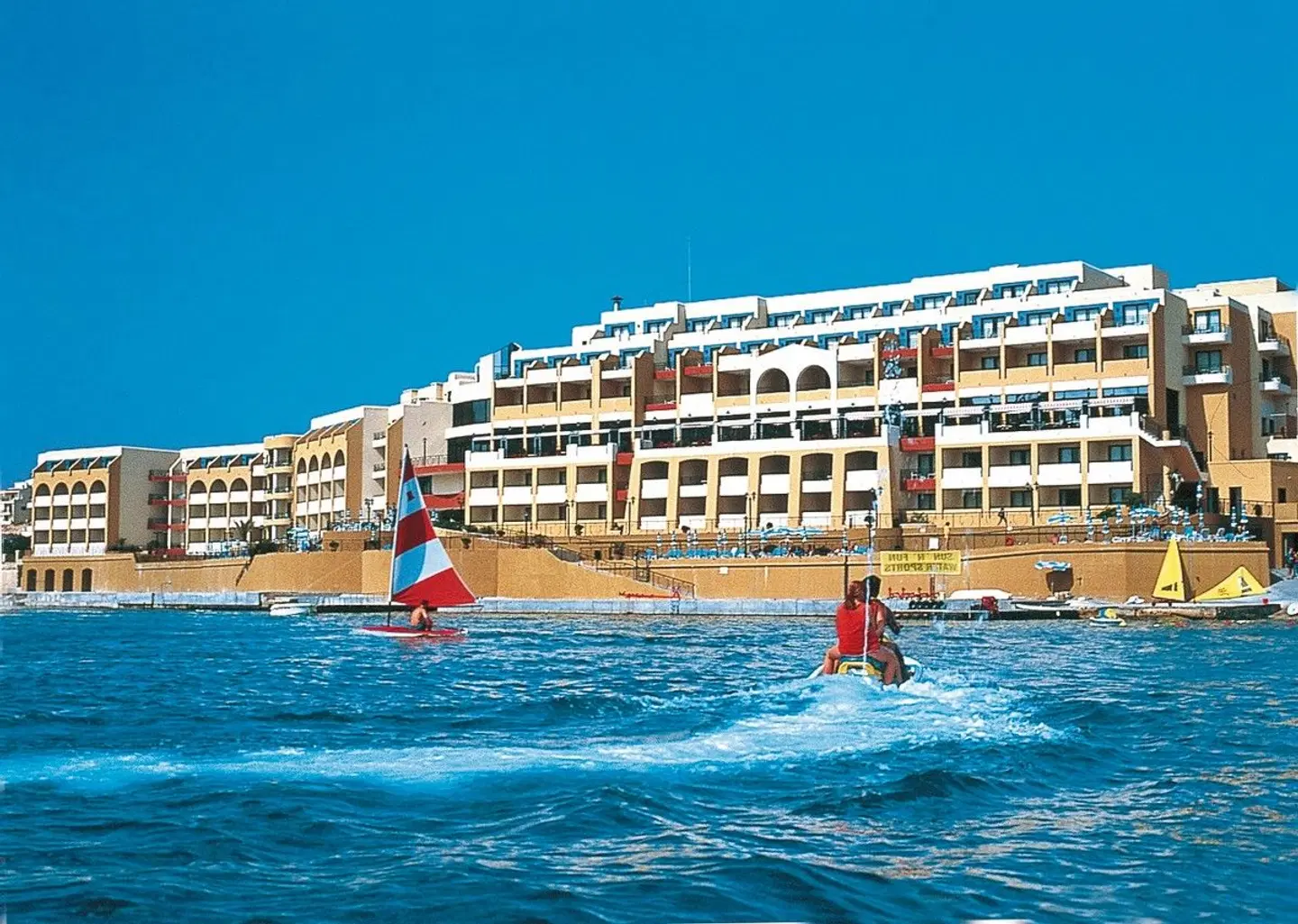 Verdi St. George's Bay Marina EXTERIOR