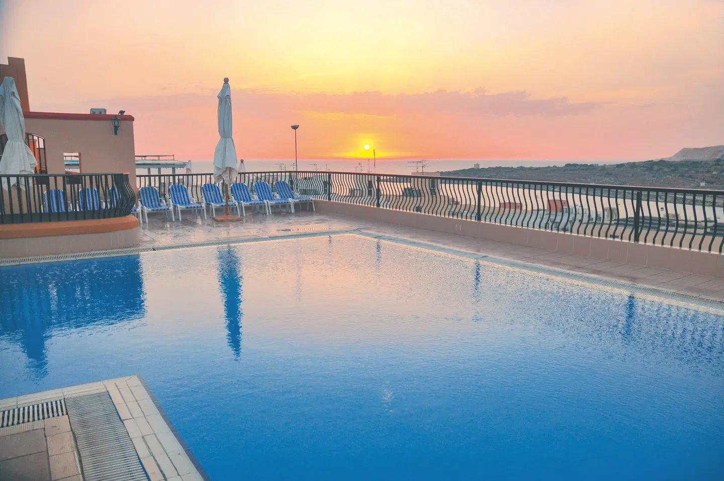 Soreda Hotel OUTDOOR_POOL