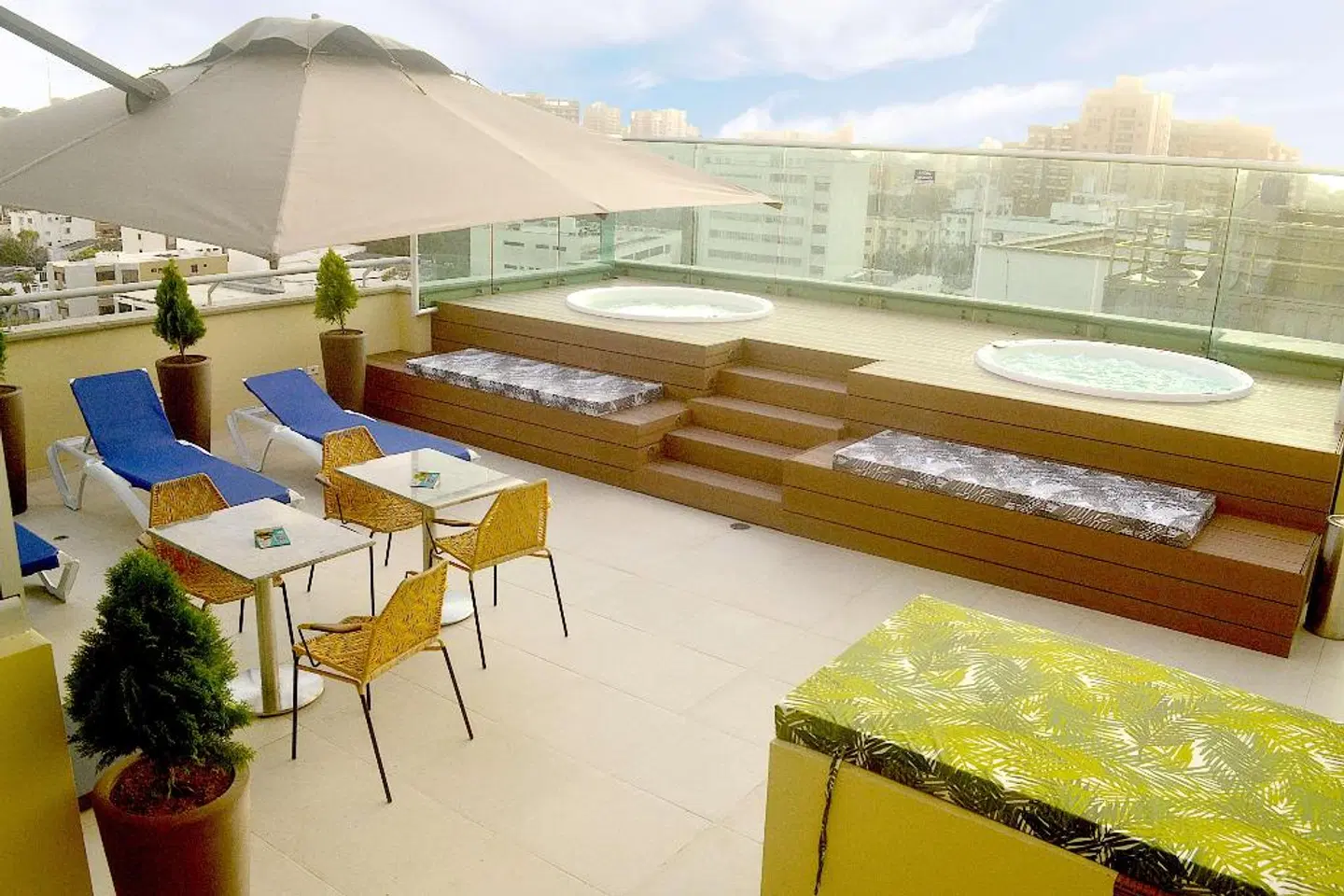 Hampton by Hilton Barranquilla Terrasse