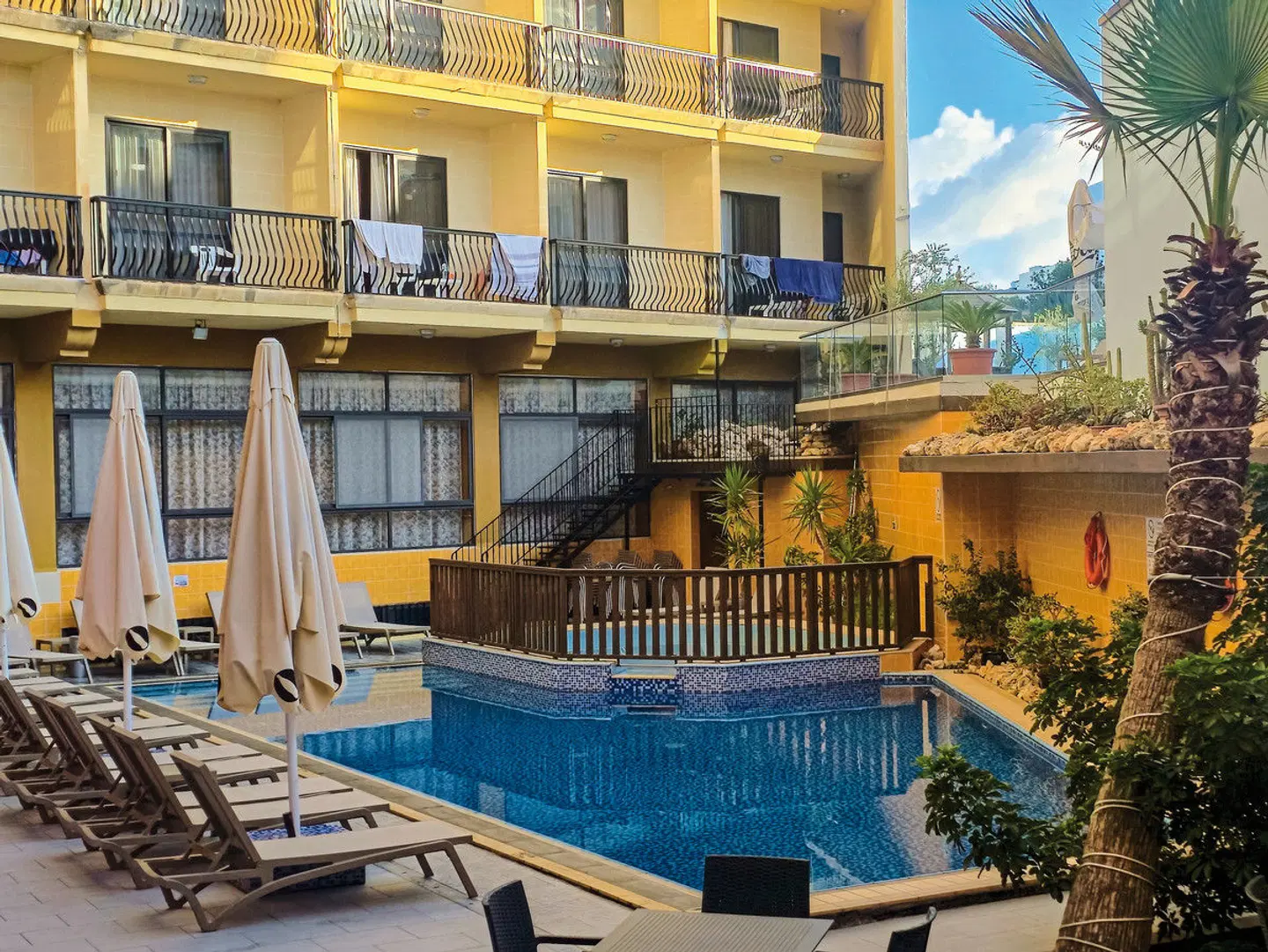 Bella Vista Hotel OUTDOOR_POOL