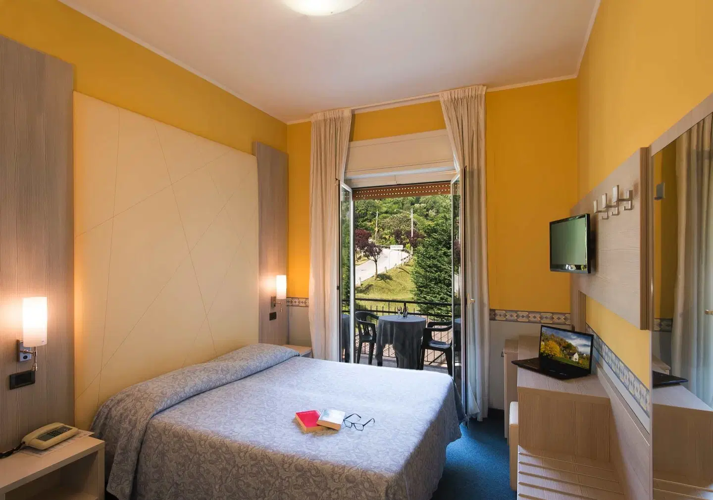 Della Torre ROOM_EXAMPLE