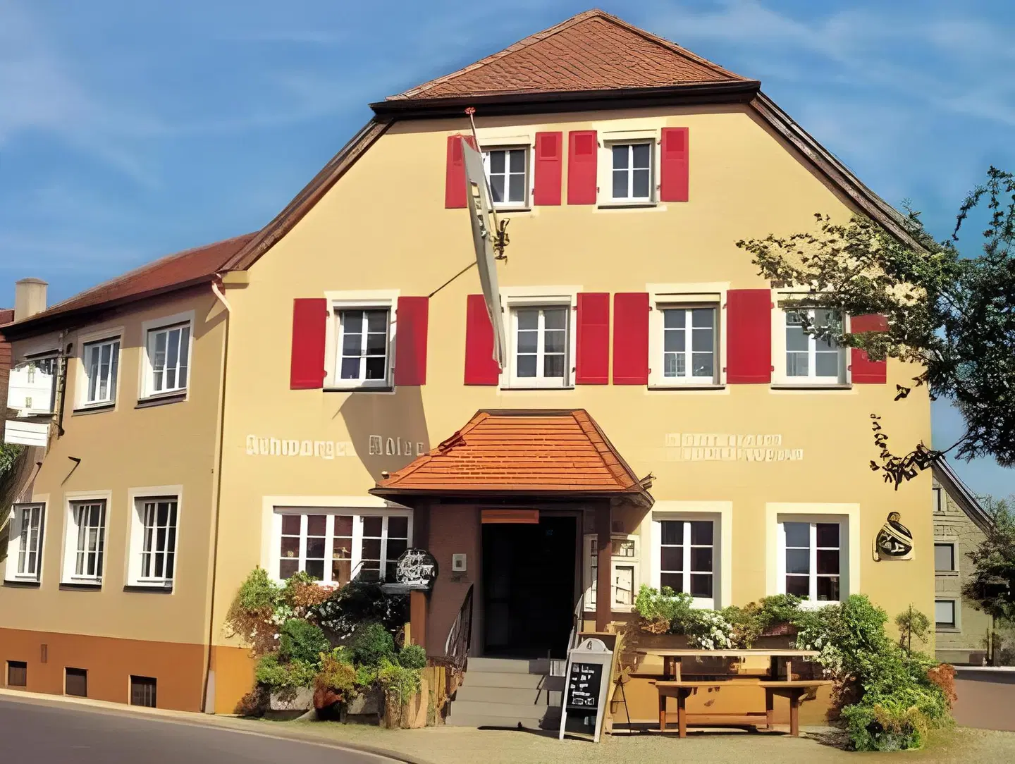 Schwarzer Adler EXTERIOR