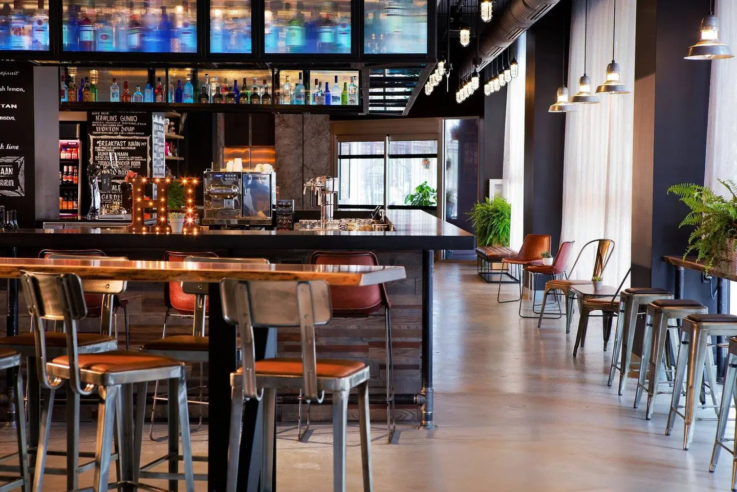 Moxy New Orleans Downtown/French Quarter Area Bar