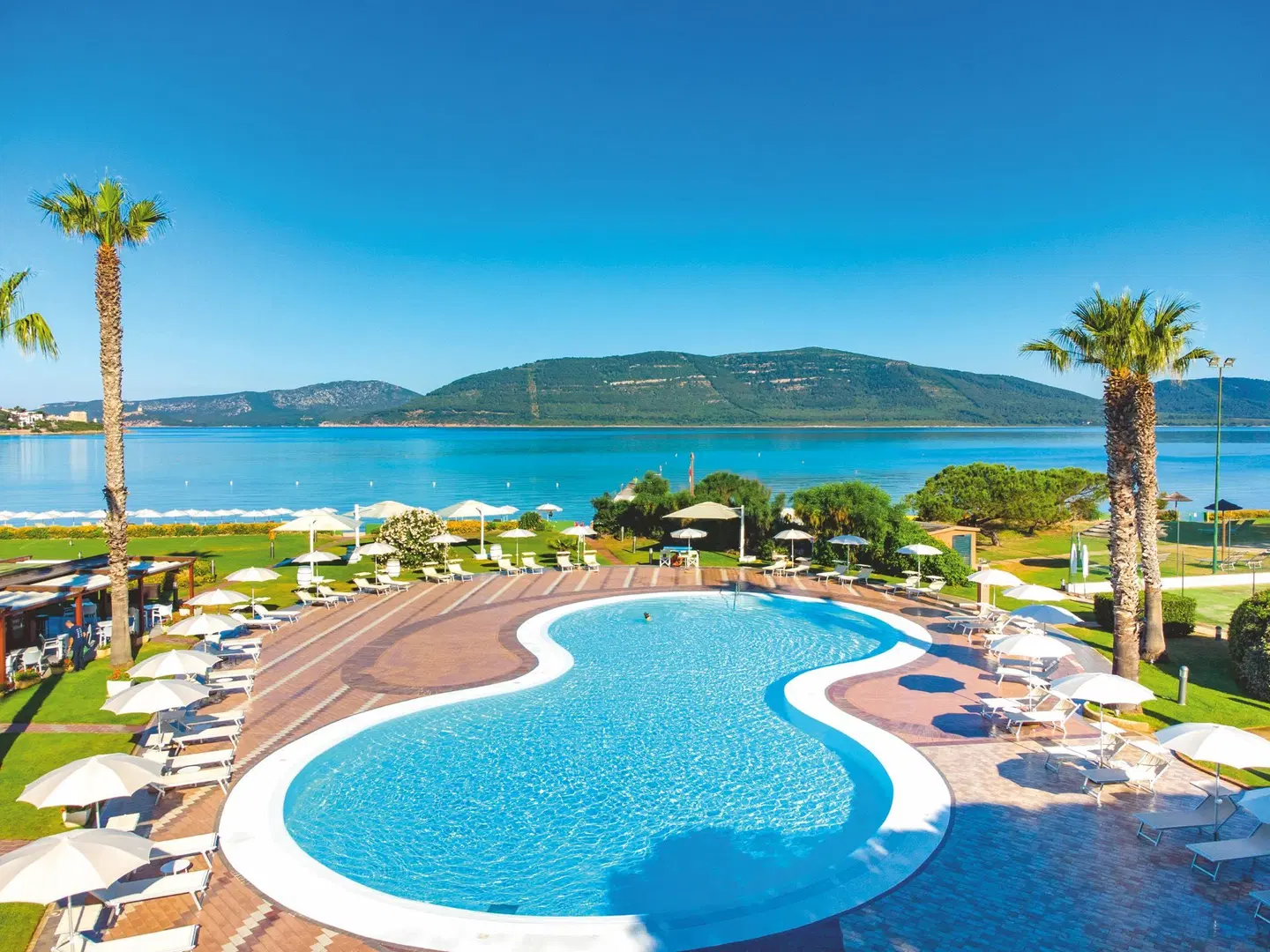 Corte Rosada OUTDOOR_POOL