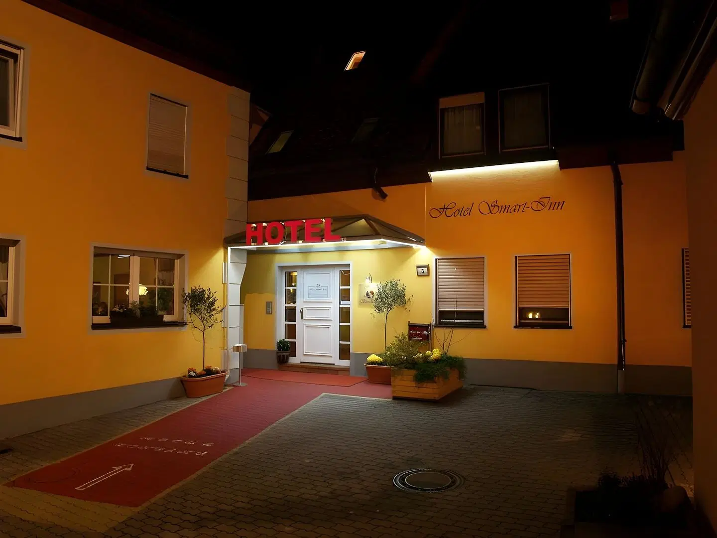 Smart-Inn EXTERIOR