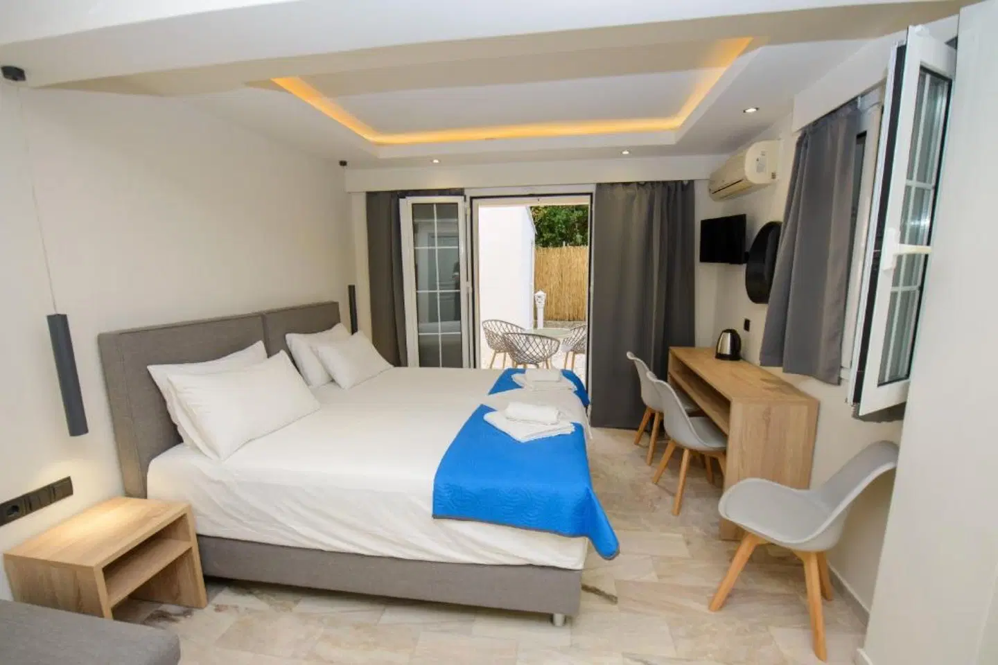 Flora Saint Spiridon ROOM_EXAMPLE