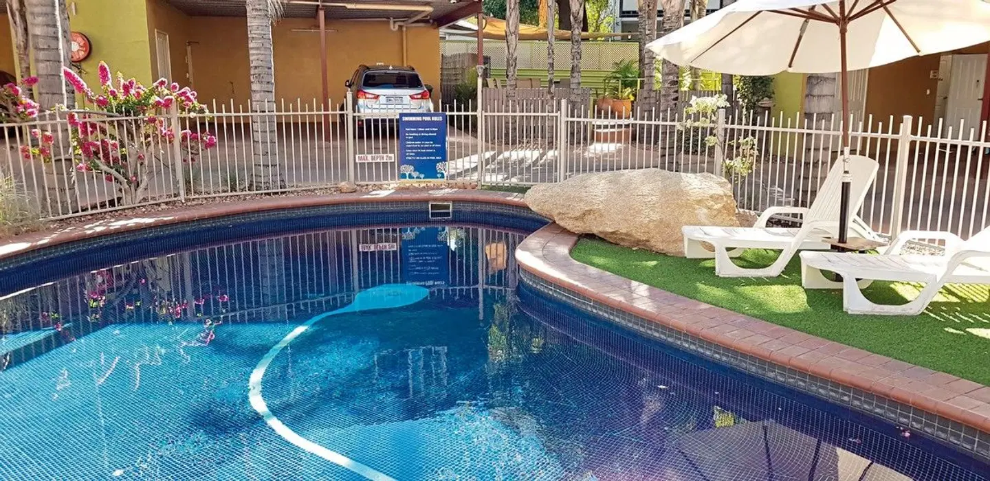 Alice on Todd Apartments Hallenbad