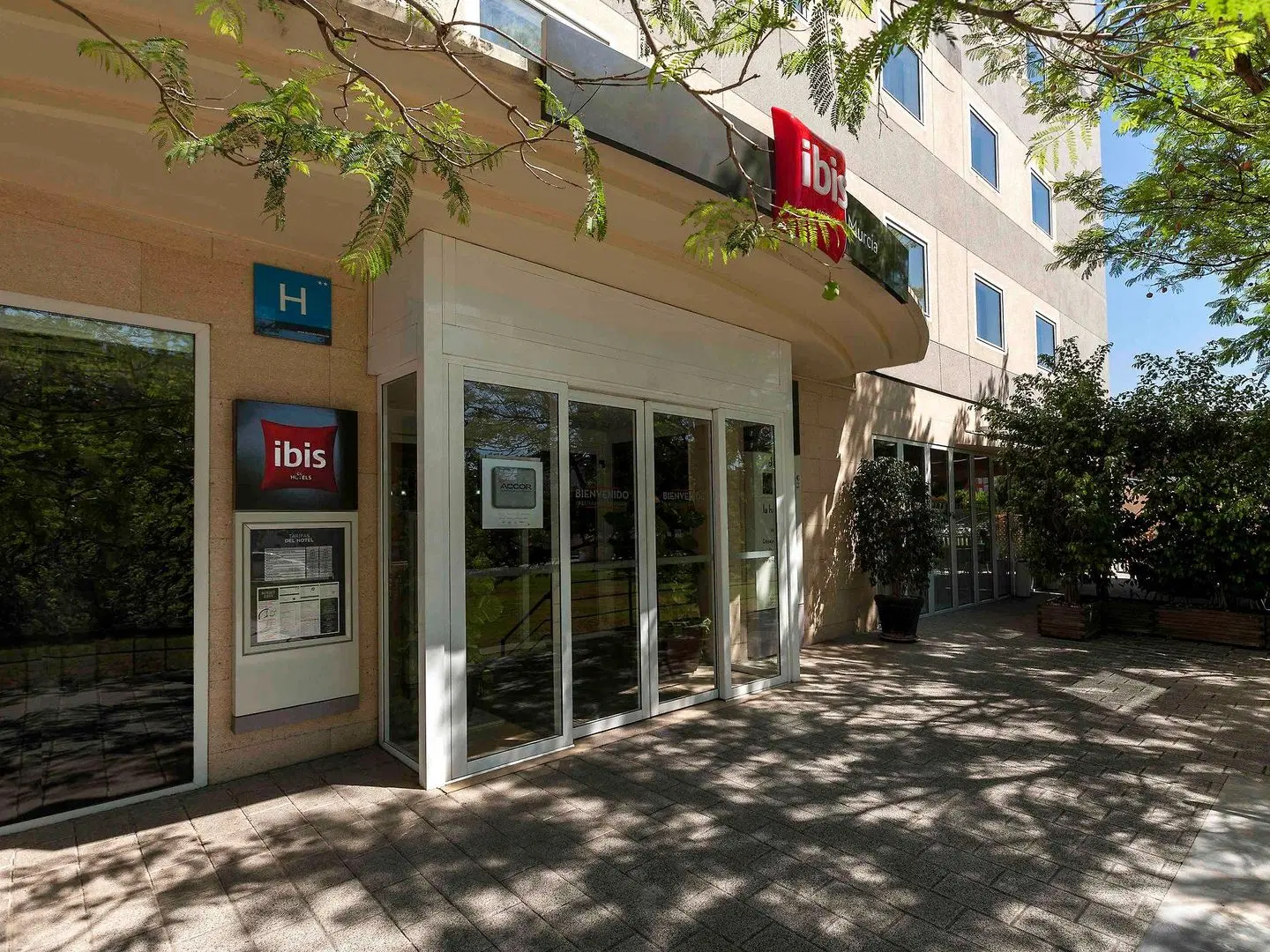 ibis Murcia EXTERIOR