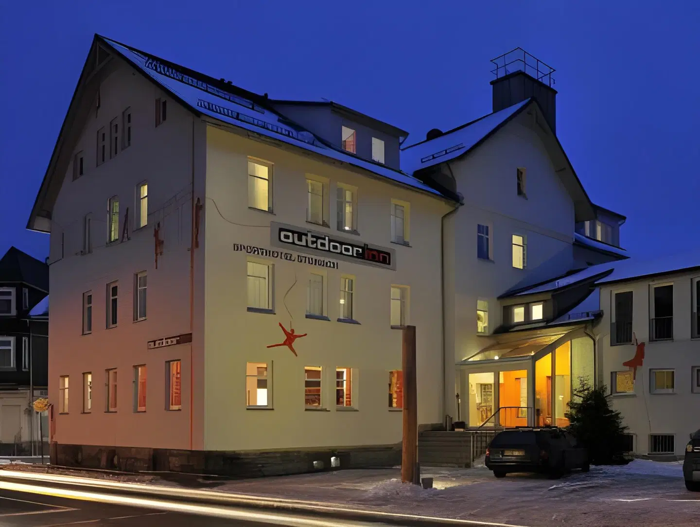 Outdoor Inn EXTERIOR