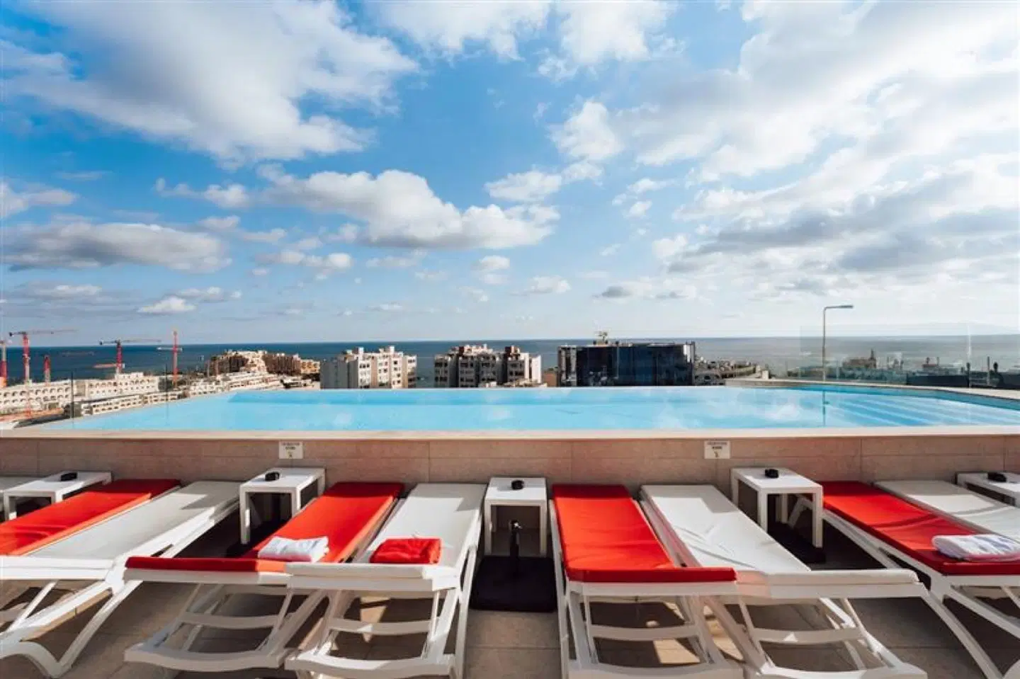 So City OUTDOOR_POOL