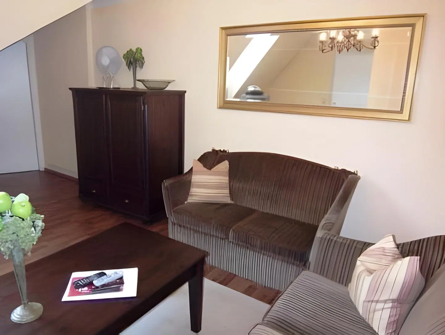 Graupner ROOM_EXAMPLE