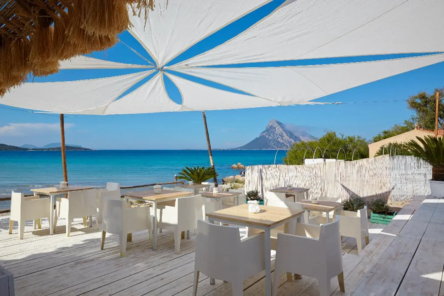 Residence Hotel Lu Nibareddu Terrasse