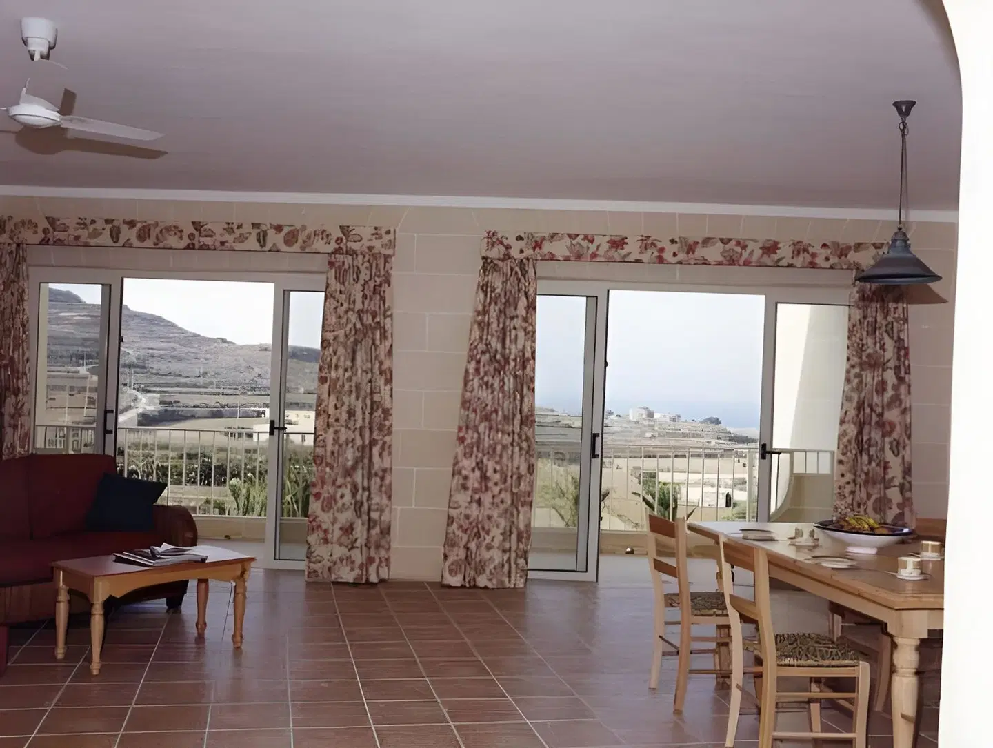 Ta Frenc ROOM_EXAMPLE