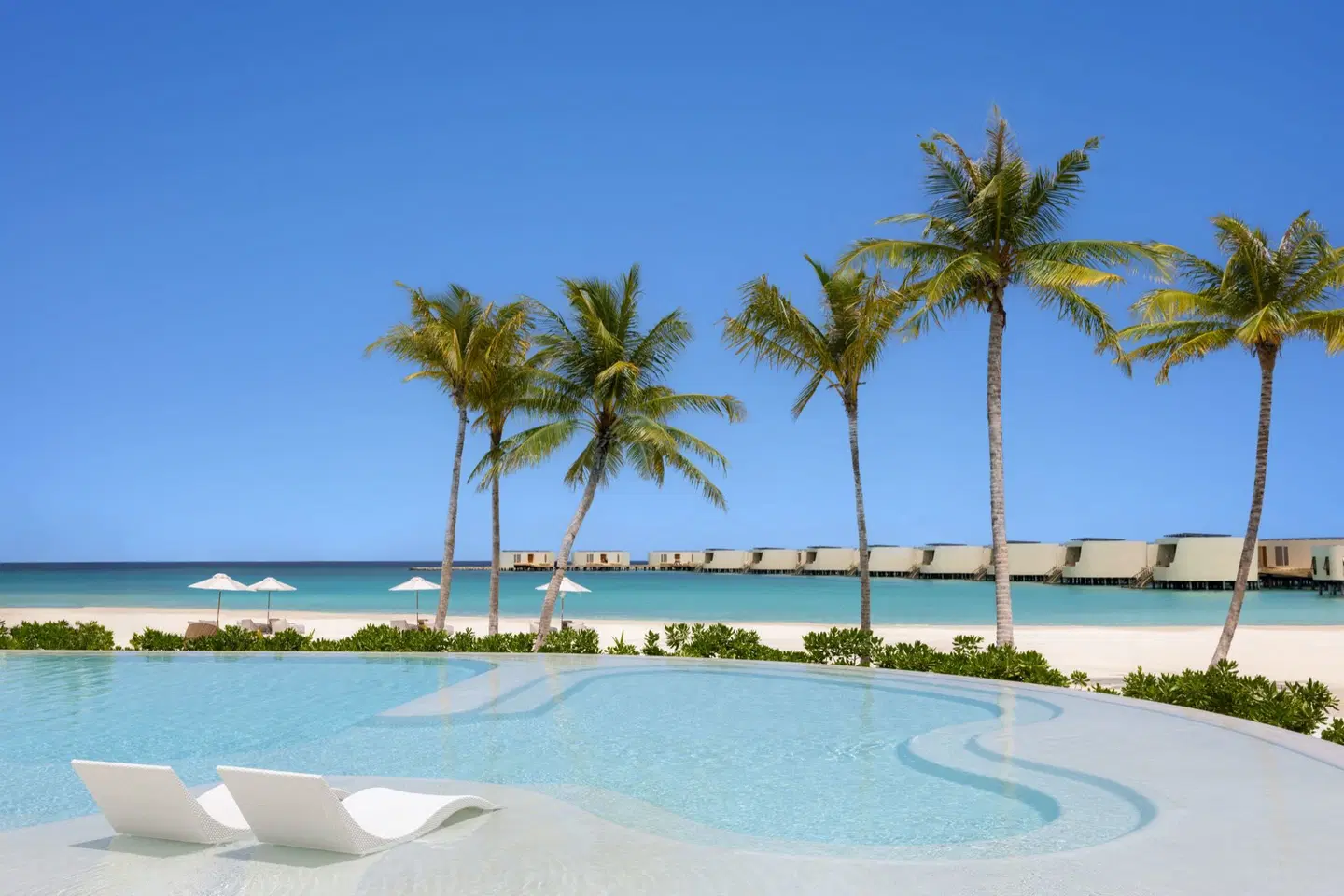 Centara Grand Lagoon Maldives OUTDOOR_POOL