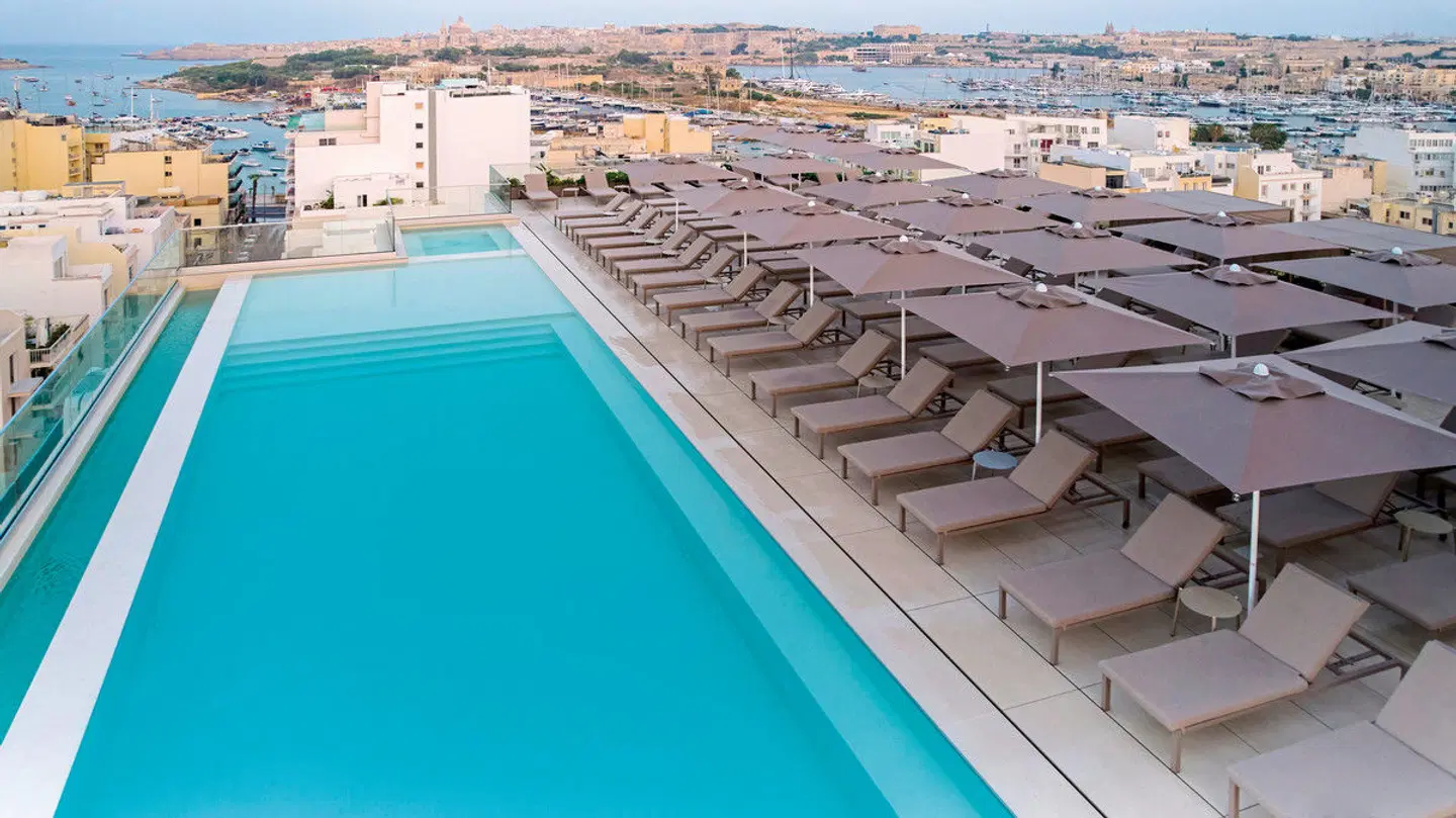 Novotel Malta OUTDOOR_POOL