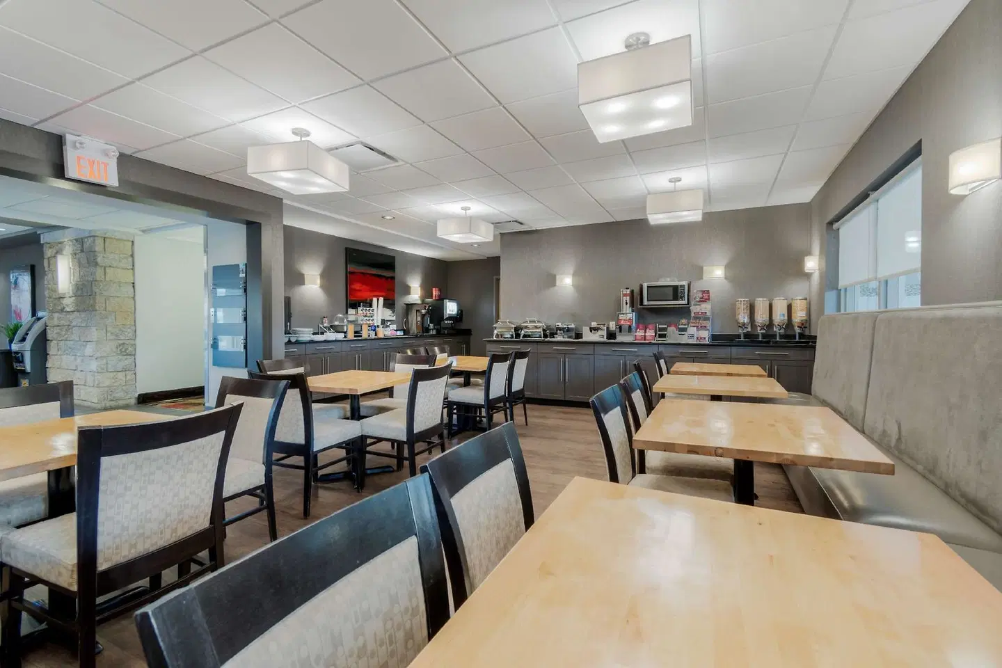 Best Western Plus Eastgate Inn & Suites Bar