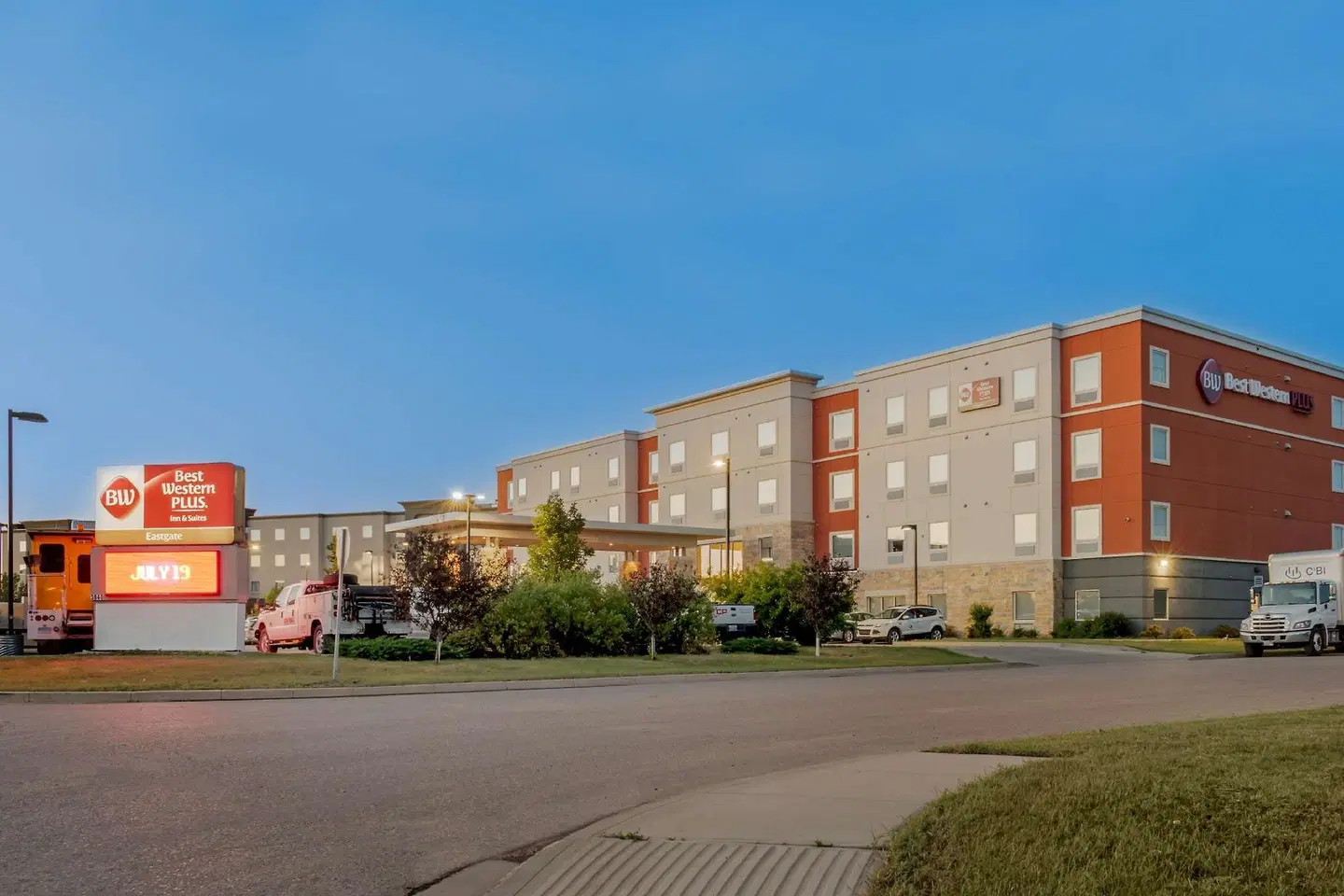 Best Western Plus Eastgate Inn & Suites EXTERIOR