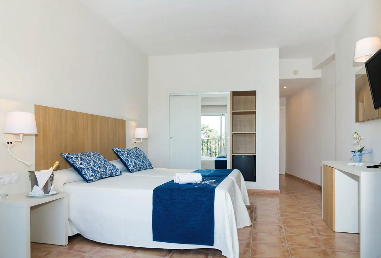 AluaSun Marbella Park ROOM_EXAMPLE