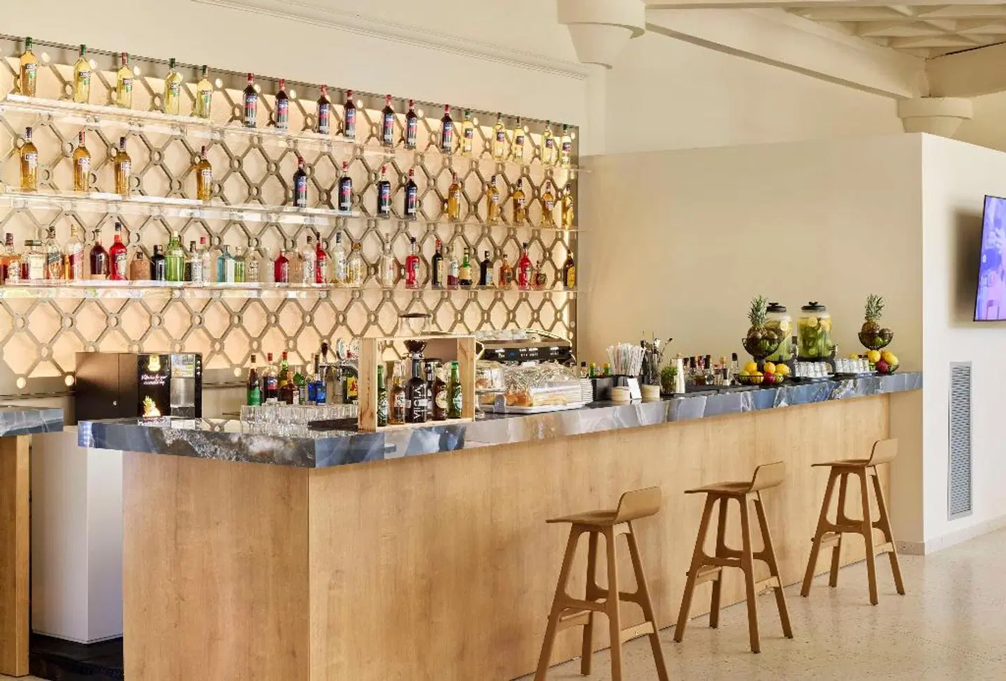 Sol Tropikal Durres Bar