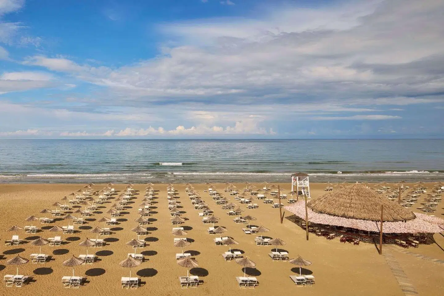 Sol Tropikal Durres Strand