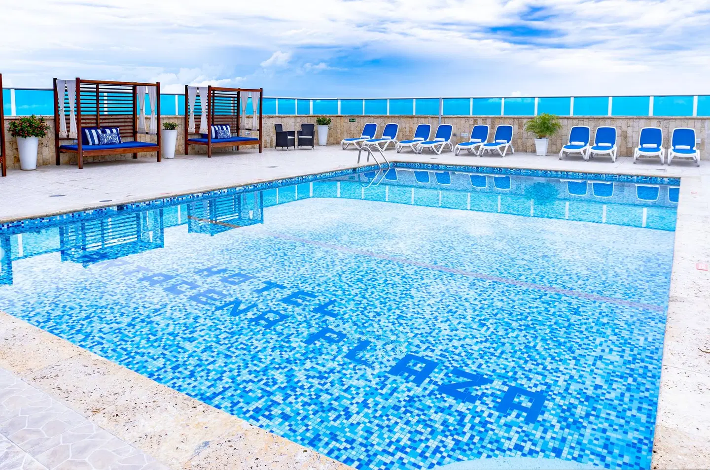 Cartagena Plaza OUTDOOR_POOL