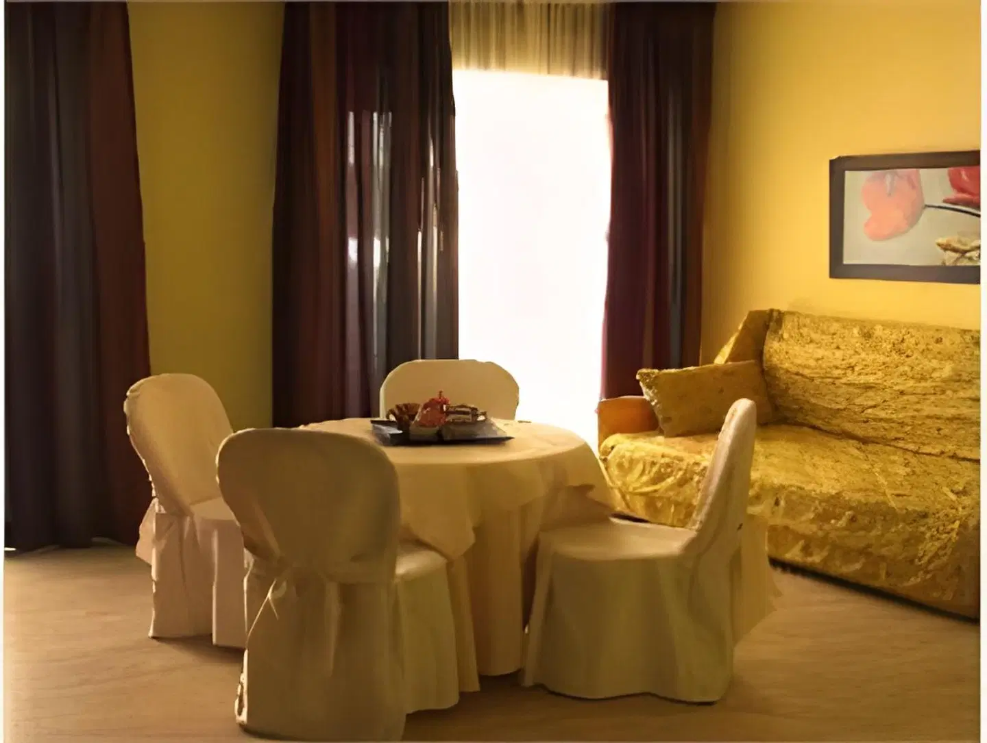 Astoria Suite Hotel ROOM_EXAMPLE