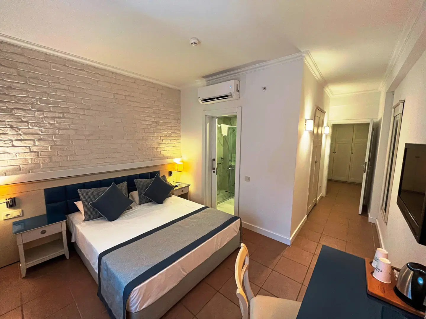 Champion Holiday Village ROOM_EXAMPLE