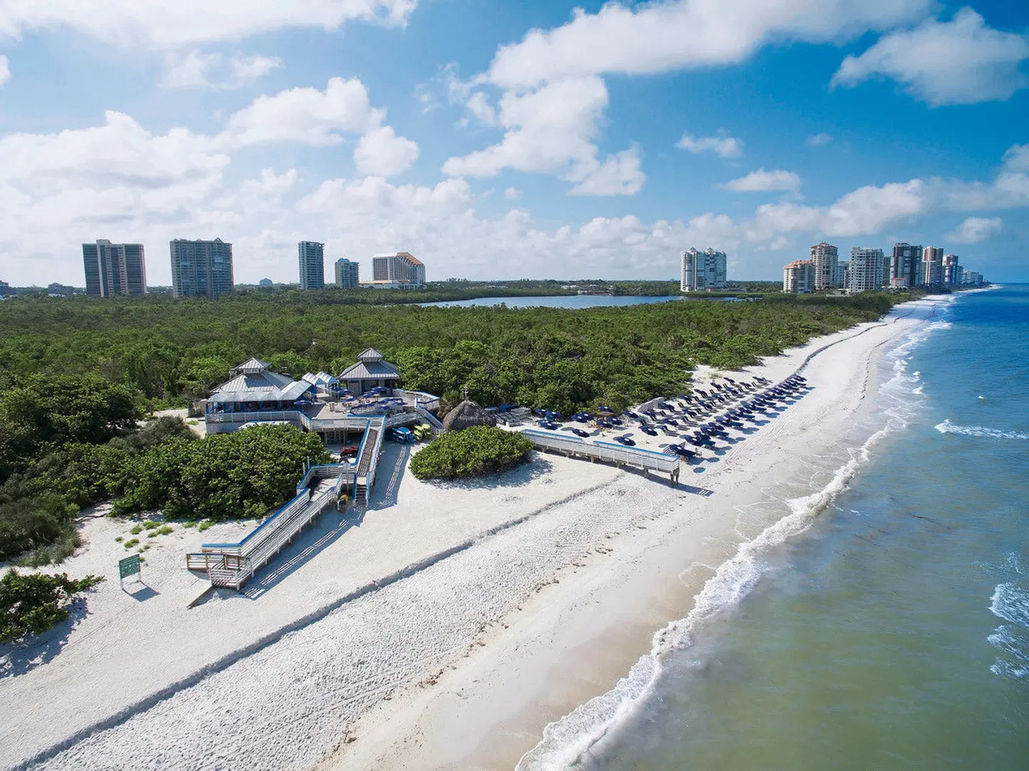 Naples Grande Beach Resort Strand