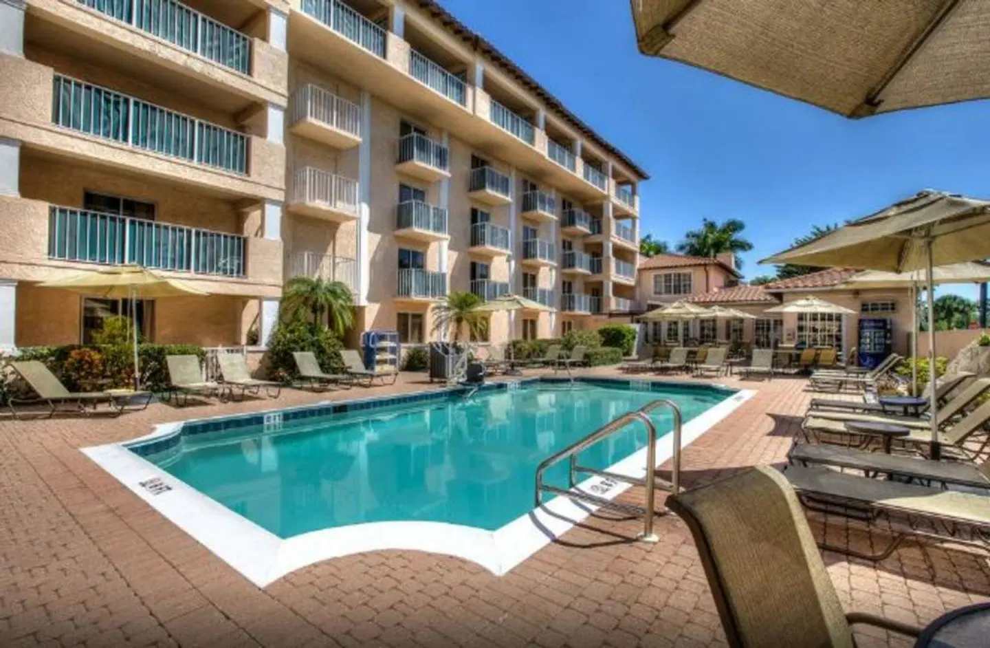 Inn of Naples, Tapestry Collection by Hilton OUTDOOR_POOL