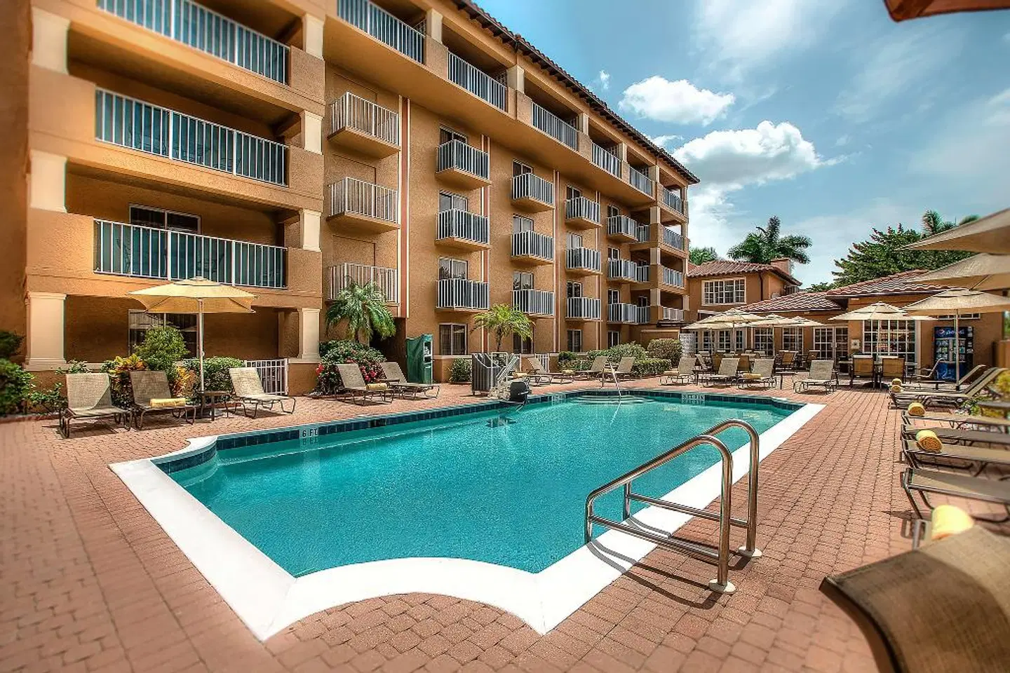 Inn of Naples, Tapestry Collection by Hilton OUTDOOR_POOL