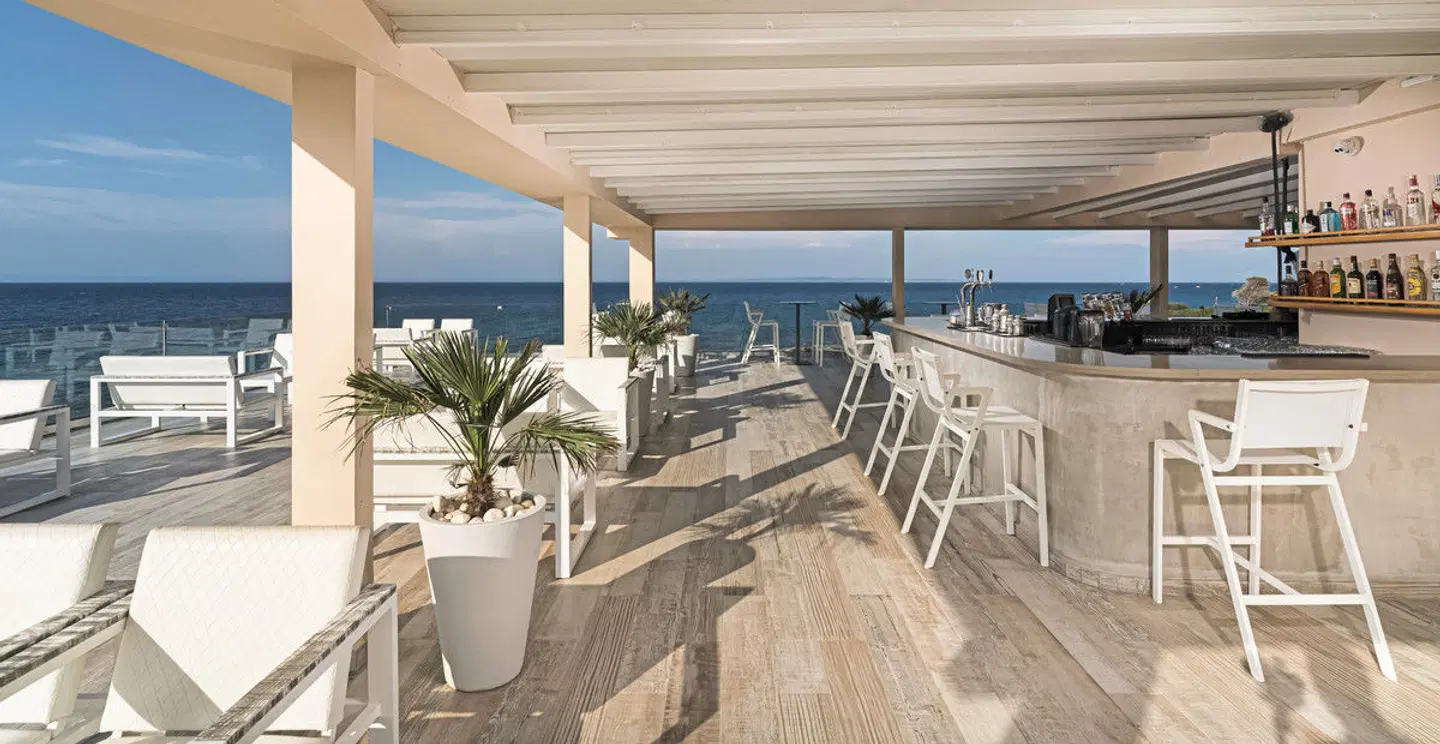 Alexandra Beach Resort & Spa Terrasse