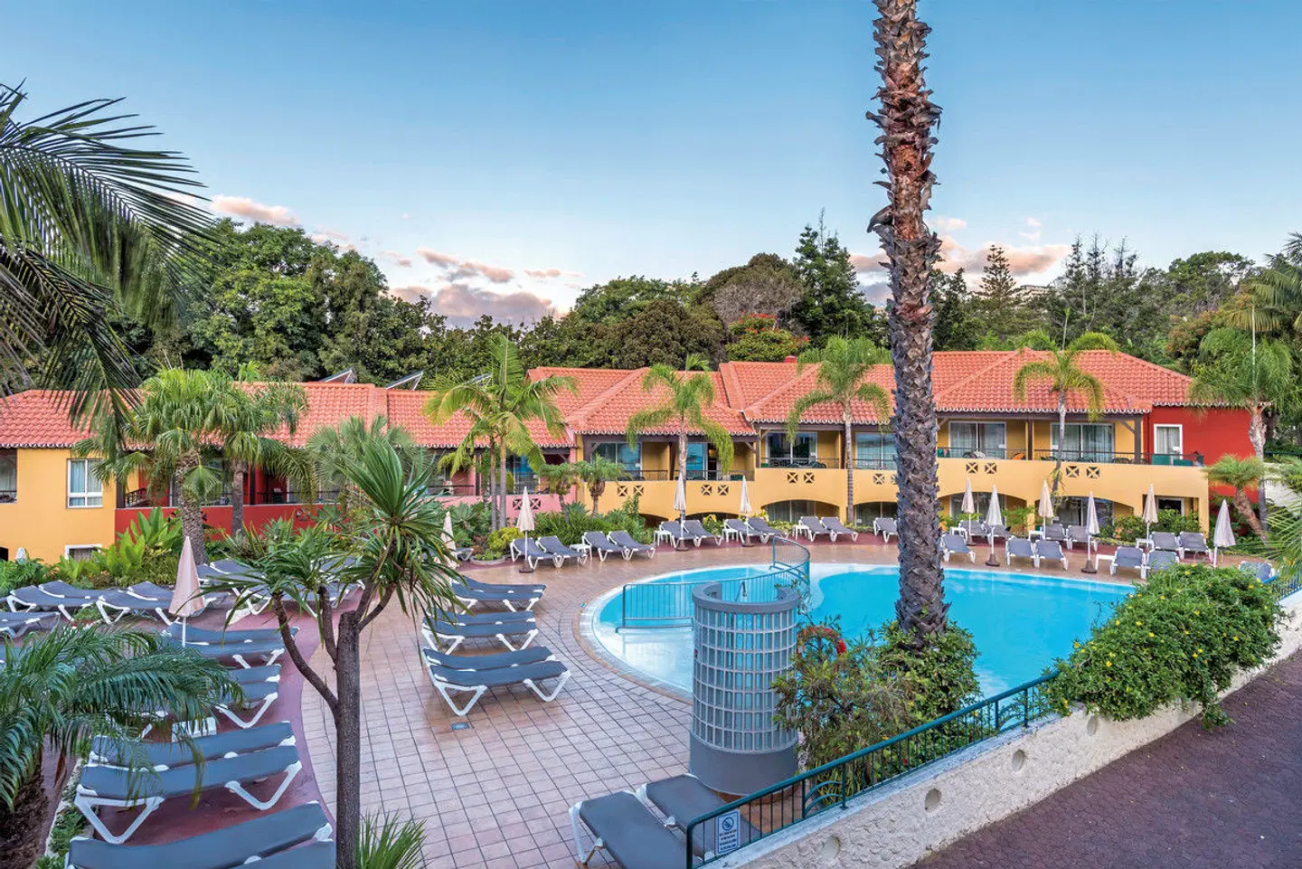 Pestana Village Garden EXTERIOR