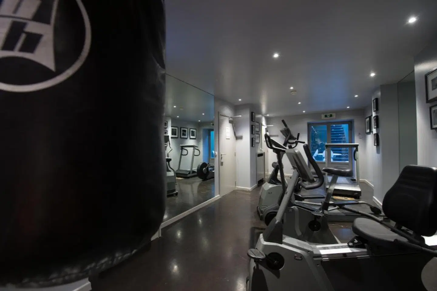 Manos Premier SPORTS_AND_LEISURE