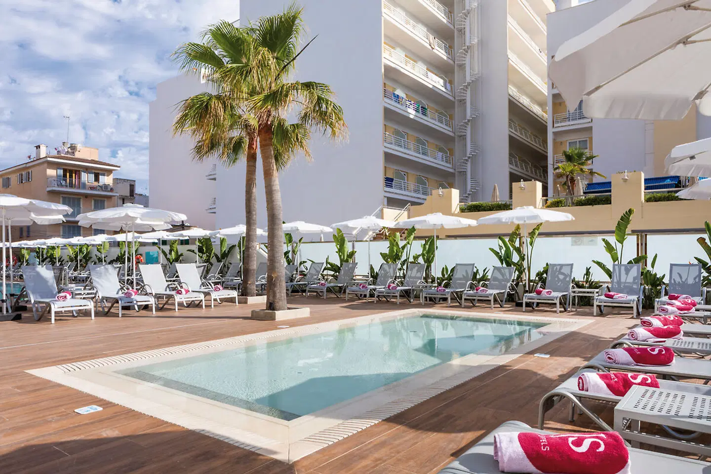 JS Yate OUTDOOR_POOL