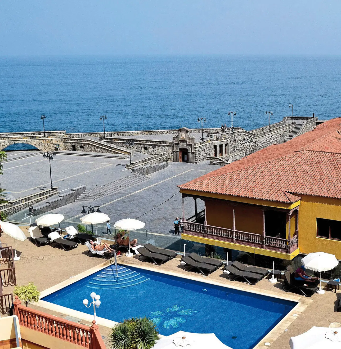 Monopol OUTDOOR_POOL