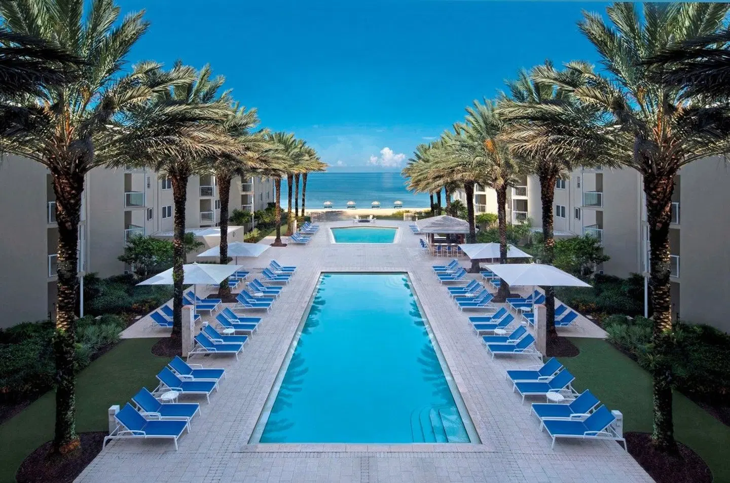 Edgewater Beach Hotel OUTDOOR_POOL