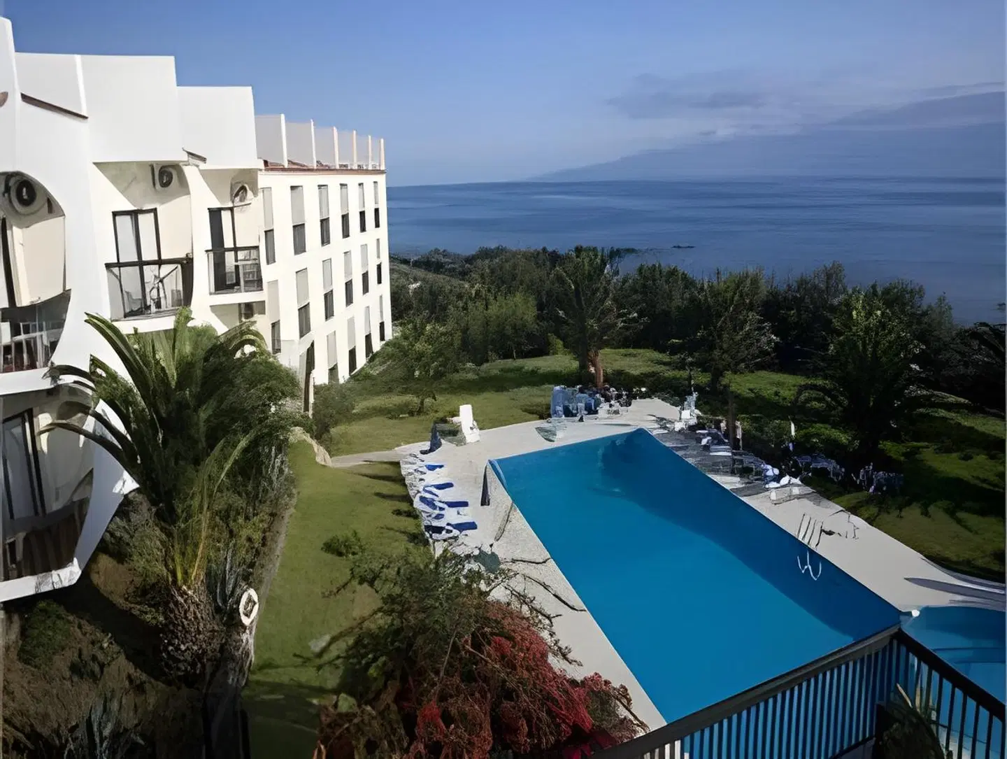Hotel São Jorge Garden OUTDOOR_POOL