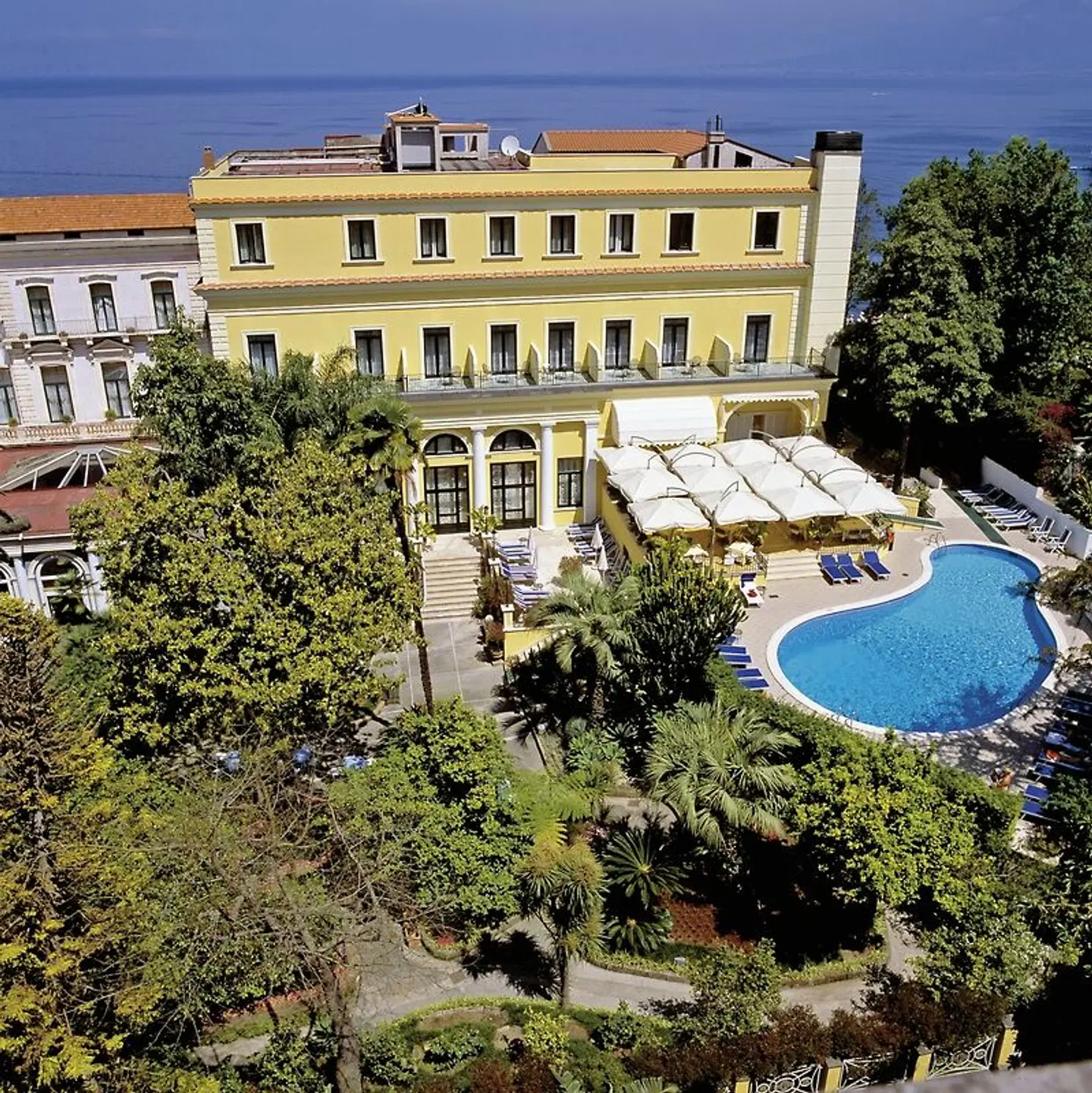 Imperial Tramontano EXTERIOR