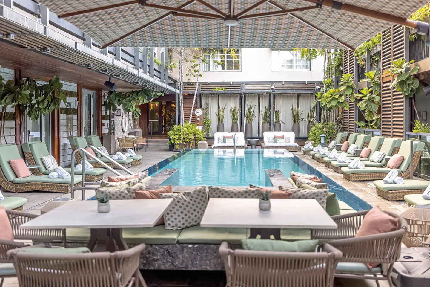 Lennox Miami Beach Hallenbad