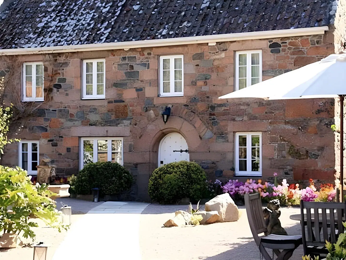 Longueville Manor EXTERIOR