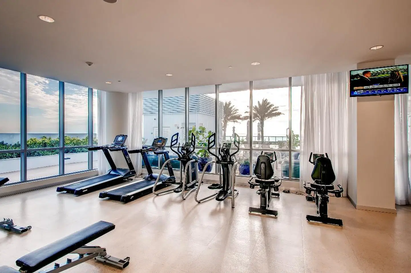 Churchill Suites Monte Carlo Miami Beach SPORTS_AND_LEISURE