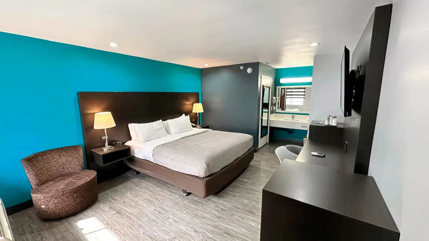 Quality Inn Near Hollywood Walk of Fame ROOM_EXAMPLE