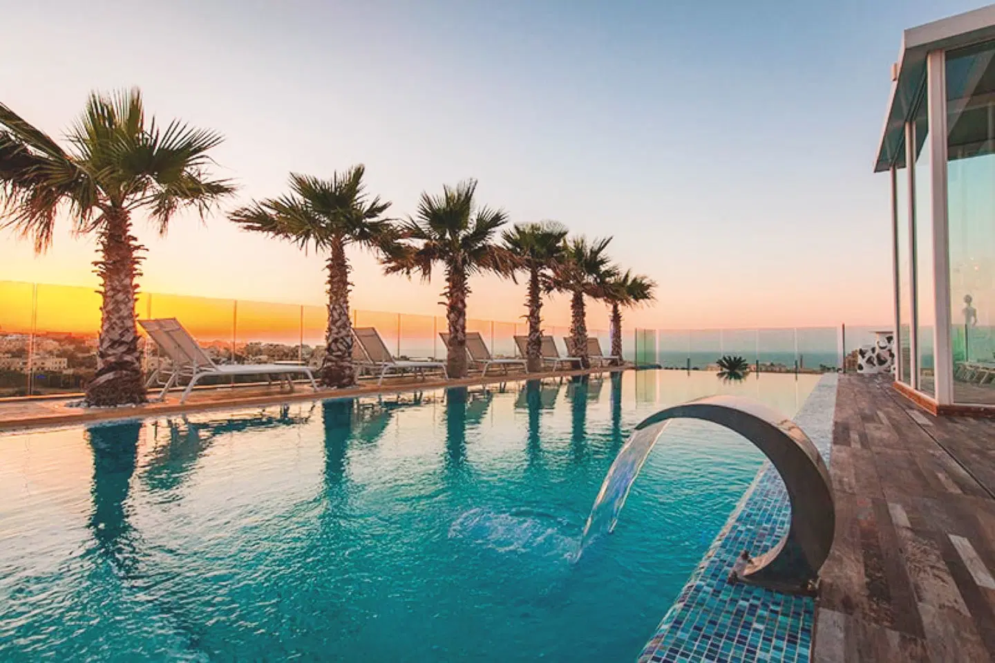 H Hotel OUTDOOR_POOL