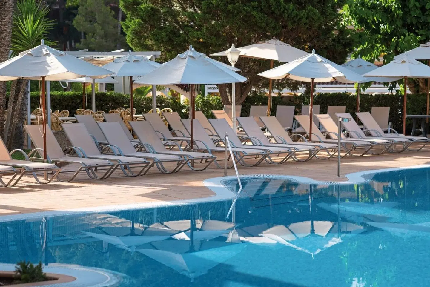 Valentin Reina Paguera OUTDOOR_POOL